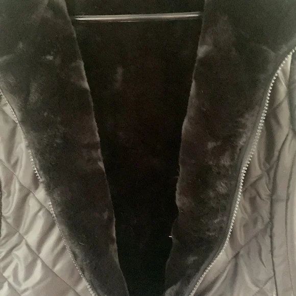 NICOLE Miller reversible quilted black faux fur vest - Picture 5 of 12